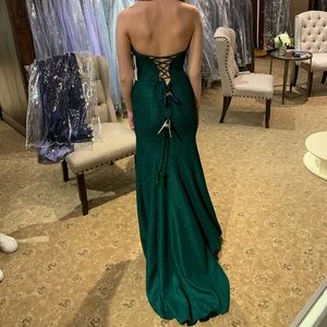 Beautiful Emerald green prom/formal dress